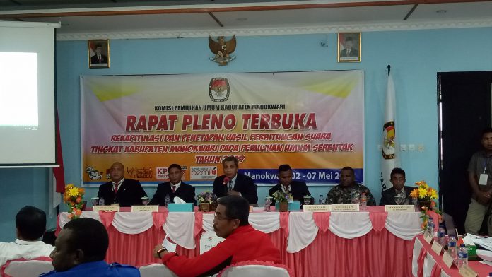 KPU Manokwari, Kamis sore mulai melakukan pleno rekapitulasi perhitungan suara pemilu di tingkat kabupaten