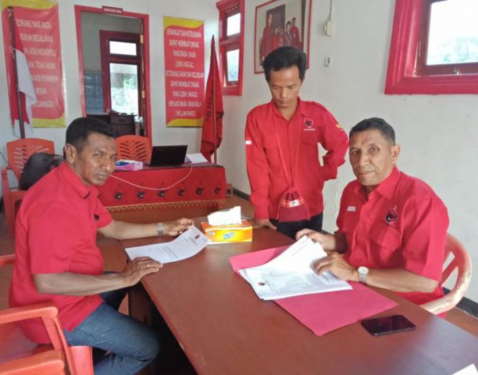 Pengurus DPC PDIP Kaimana saat pembukaan pendaftaran bakal calon bupati dan wakil bupati untuk Pilkada 2020.