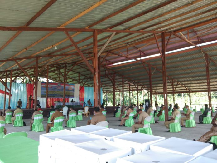 Suasana kegiatan Musrenbang Kabupaten Manokwari Selatan Tahun 2021 di tengah Pandemi Covid-19.Protokol Kesehatan tetap diberlakukan