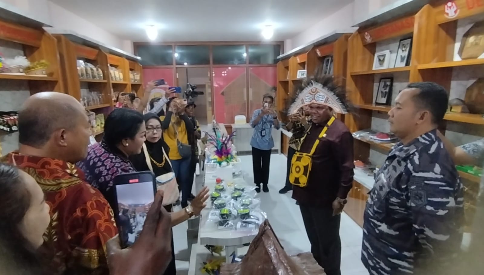 Bupati Hermus Resmikan Galeri Dekranasda Wadah Promosi Produk Khas